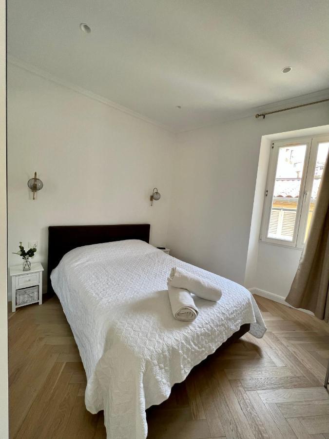 Amazing New Property In The Heart Of The Old Town Of Antibes Buitenkant foto